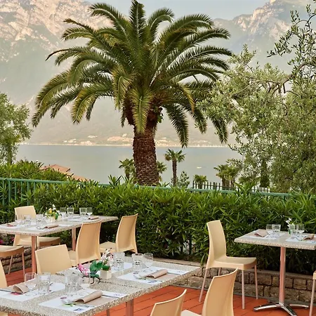 מלון Royal Village 4*