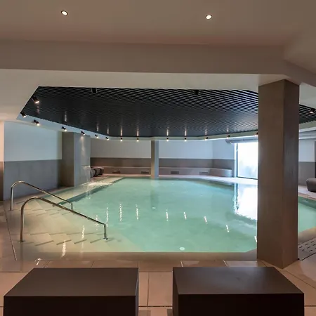 Royal Village 4*