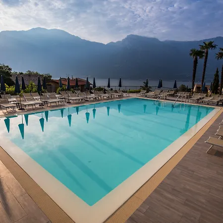 Royal Village 4* Limone sul Garda