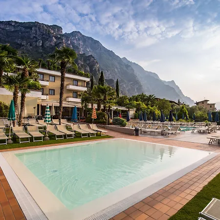 Hotel Royal Village Limone sul Garda