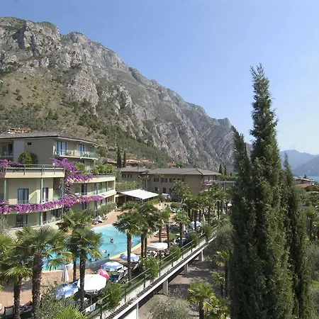 Royal Village Отель Лимоне-суль-Гарда