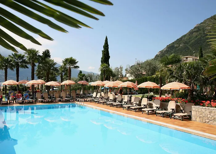 Royal Village Hotel 4*